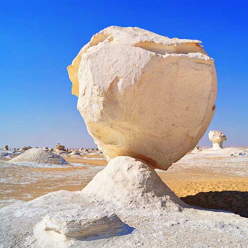 travel-egypt-tours-White-desert-Bahariya-Oasis