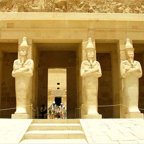 Temple_of_Hatshepsut,_Osirian_statues,_Luxor